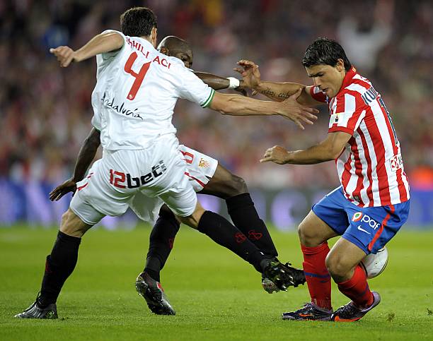 多场硬仗中 多场硬仗中